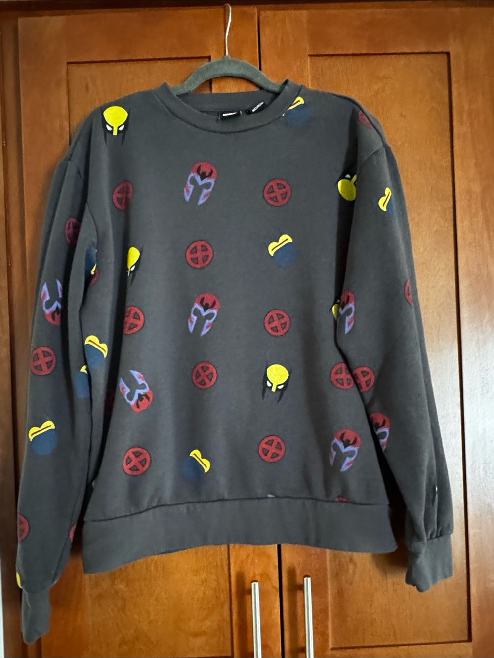 Marvel Black Crewneck Sweatshirt with Multicolor Icon Print